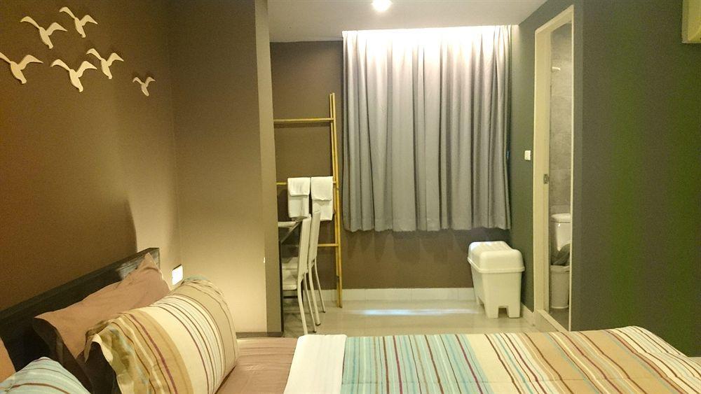 Limburi Hometel Phuket Exteriör bild