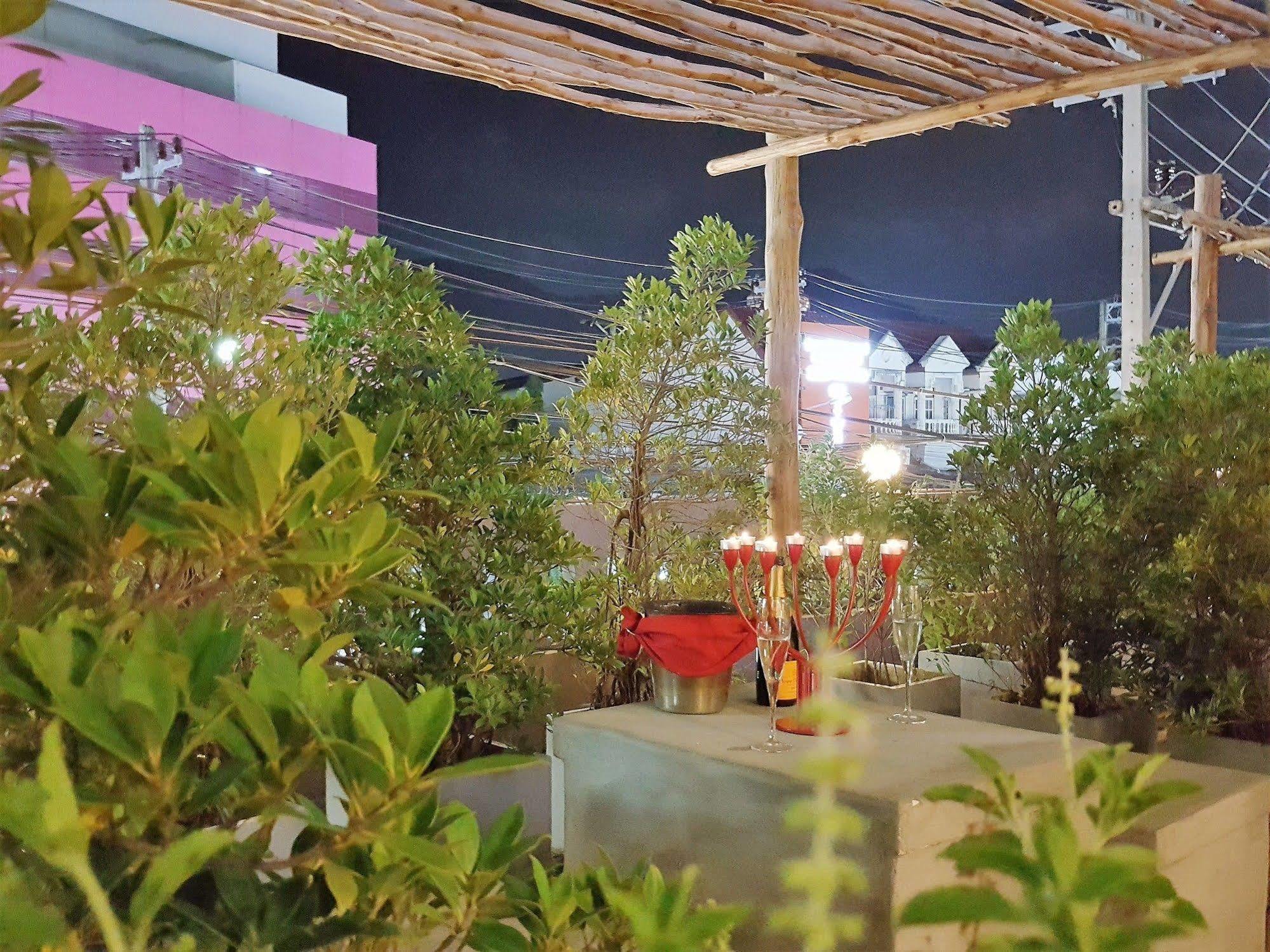 Limburi Hometel Phuket Exteriör bild