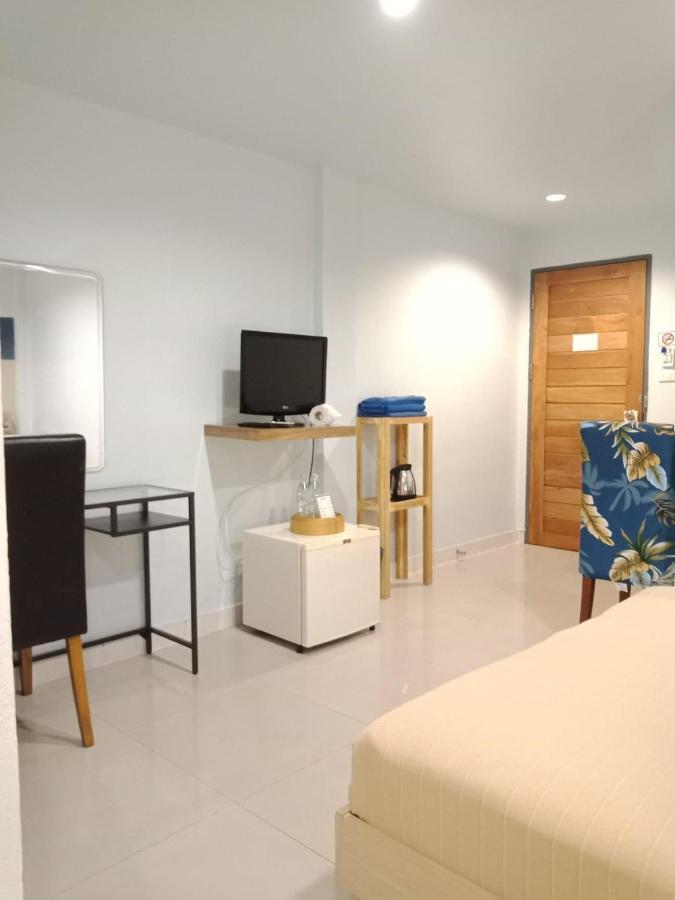 Limburi Hometel Phuket Exteriör bild